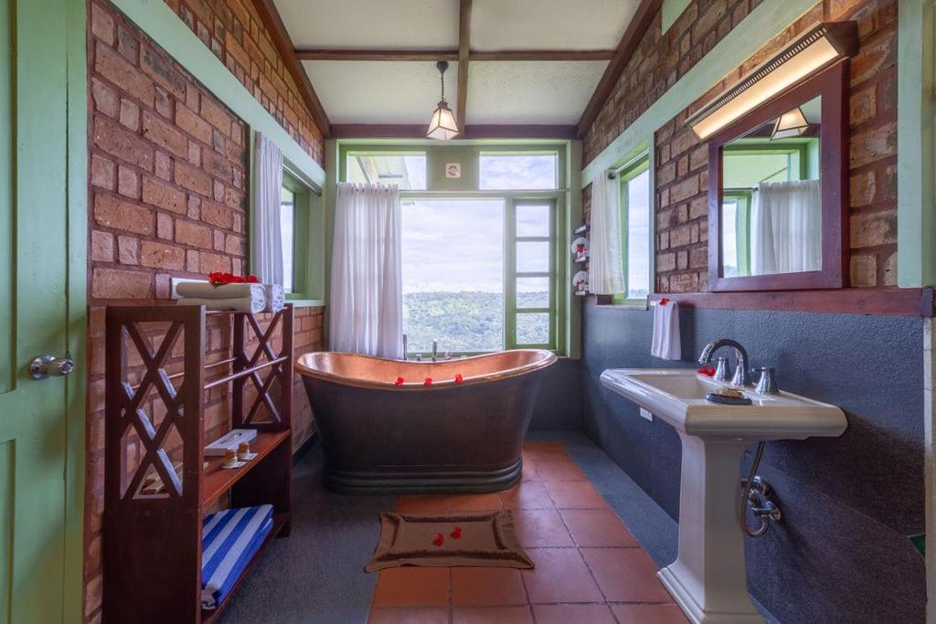 Spicetree Munnar Hotell Chinnakanal Eksteriør bilde